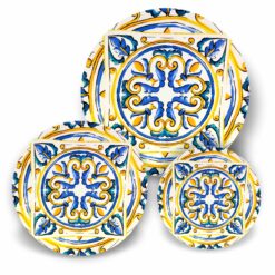 Tris piatti in ceramica